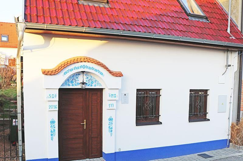 Vinny Sklep Michal Zimolka Mutenice Exterior photo